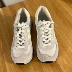 New Balance 574 Women’s Size 7 Suede Mesh  Gray Yellow Aqua Running Sneakers